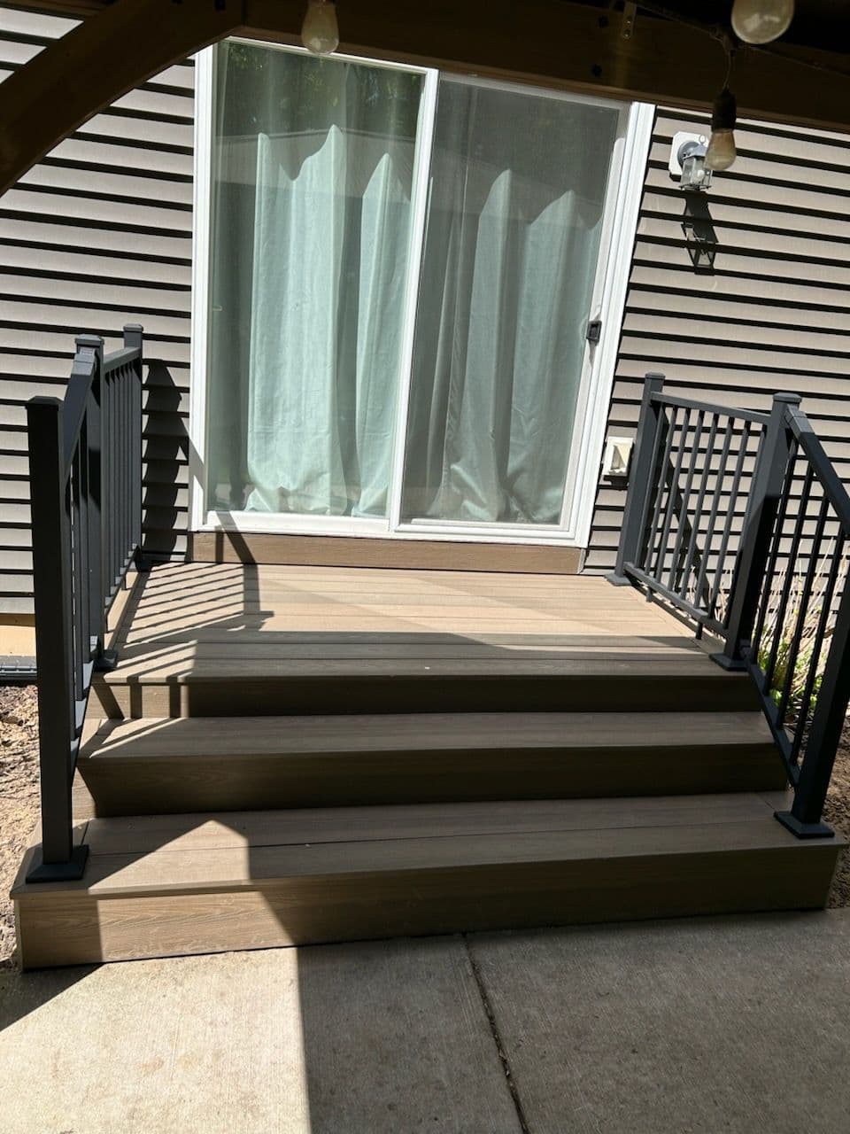 Gallery photos for Modern Deck Design in Rockford Adds Style and Comfort: Image #1