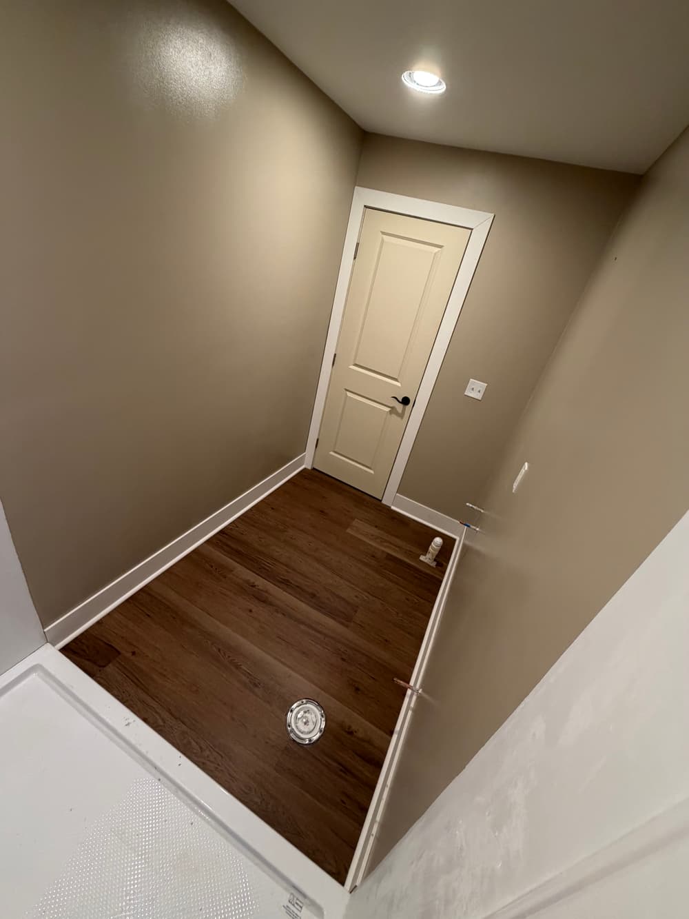 Flooring and Finish Trim Install in Jenison MI image